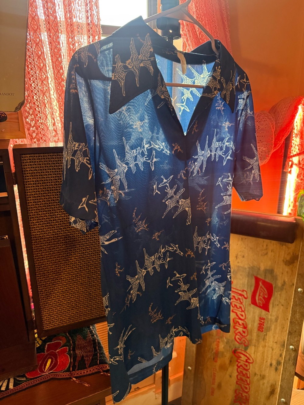 👑 VTG 70s Blue Semi Sheer  Crane Bird Disco Shirt Dagger Collar Size L